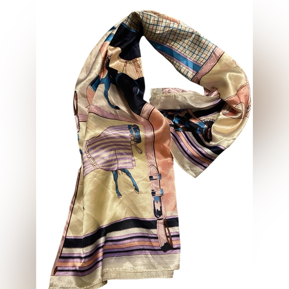 Suzhichou~Vintage 
Elegant Multicolor Scarf 
Horse & Equestrian Style 
35” x 35”